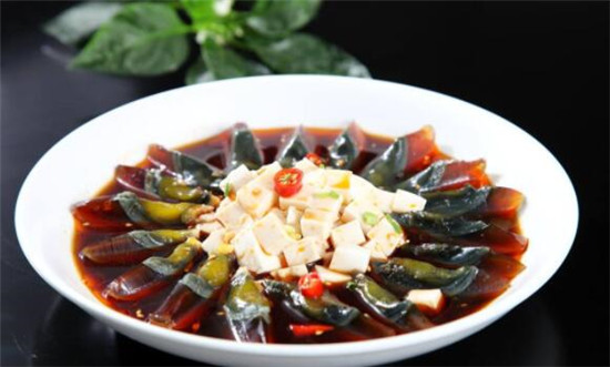 减肥期间可以吃凉拌松花蛋吗,月经期间凉拌的松花蛋能吃吗