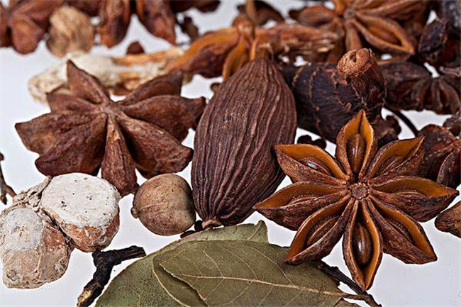 什么是水烫八角,怎么辨别提炼过的八角
