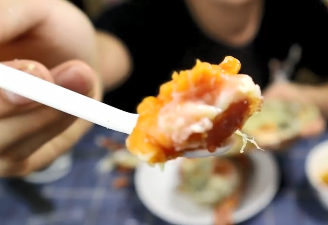 面包蟹蟹膏是灰色的吗,面包蟹蟹膏边上白色可以吃吗