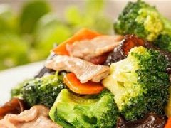 西兰花炒肉好吃吗,西兰花炒肉的做法