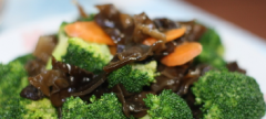 清炒西兰花要不要焯水,清炒西兰花木耳的做法
