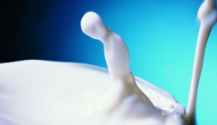 牛奶什么时候喝最好,喝牛奶记住4个最佳时间