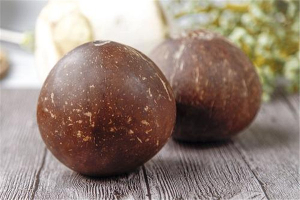 椰子的热量高吗,椰子煲汤怎么做