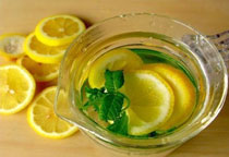 柠檬蜂蜜水的做法,柠檬蜂蜜水的功效