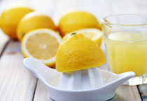 柠檬不能和什么一起吃,柠檬干泡水的功效
