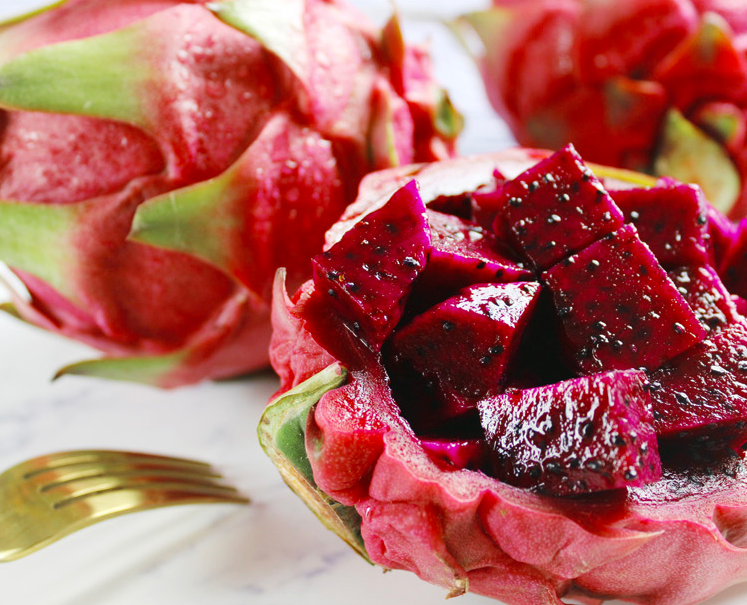 火龙果一天吃多少合适,一天最多吃两个火龙果