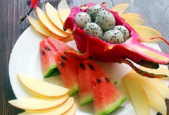 用1~3种水果做水果拼盘(图解) 用夏季三种水果做应季果盘