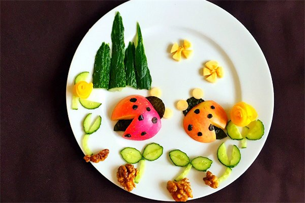 趣味水果拼盘图片,最简单漂亮的水果拼盘图片