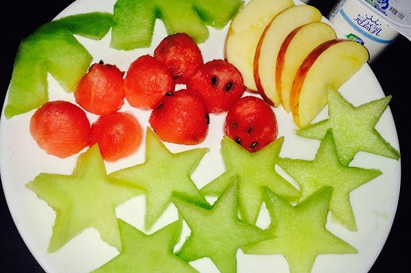 趣味水果拼盘图片,最简单漂亮的水果拼盘图片