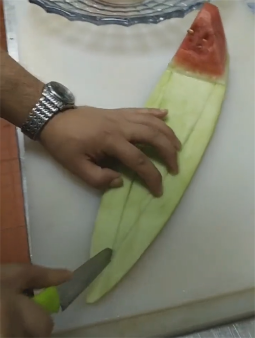 超级简单的ktv西瓜皮拉花教程,在家可制作的ktv西瓜皮拉花