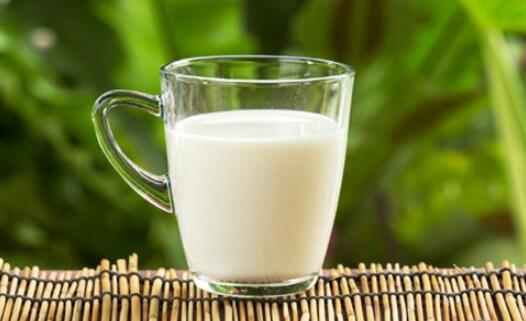 什么时候不能喝牛奶,喝牛奶的最佳时间