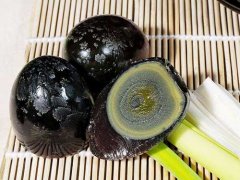 松花蛋怎么做出来的,松花蛋是怎么形成的