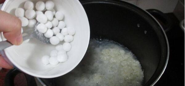 米酒汤圆怎么做,米酒汤圆的做法窍门