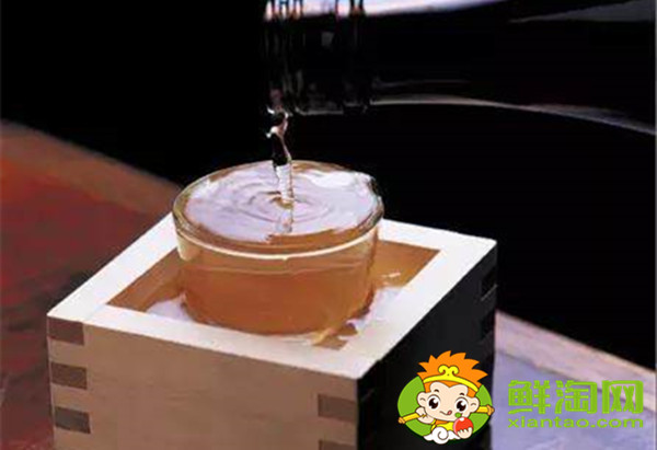 日本清酒为什么要倒溢出来,日本清酒原酒和生酒的区别