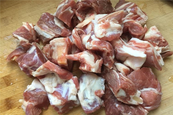 冬至吃羊肉还是立冬吃,经常吃羊肉对身体好吗