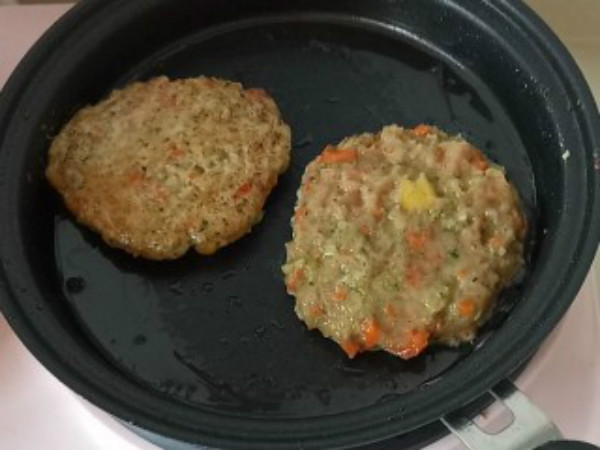 自制牛肉汉堡肉饼做法,日式美食的牛肉汉堡肉饼做法